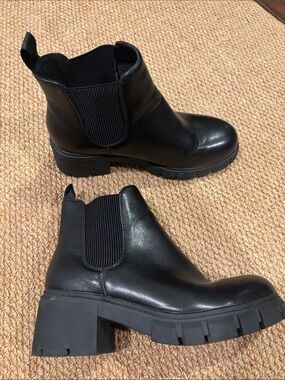 Athlefit Women's Chunky Platform Chelsea Ankle Boots Fashion Lug Sole Slip On